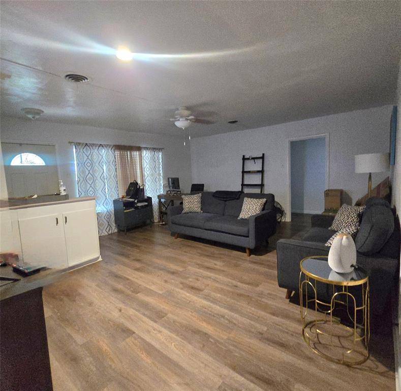 201 Martin Drive, Lancaster, TX 75146