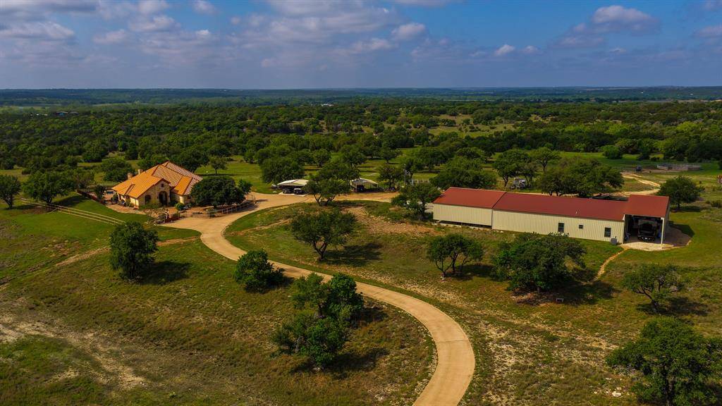587 County Road 105, Hamilton, TX 76531