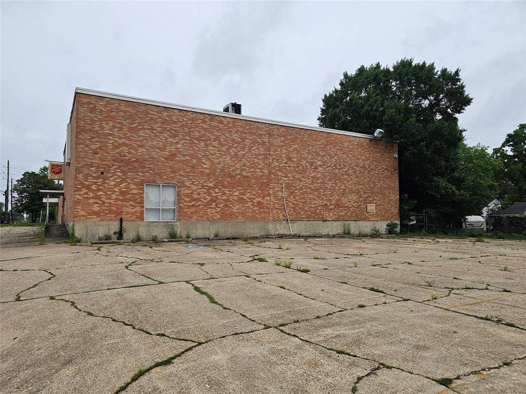 147 E Stoner Avenue, Shreveport, LA 71101