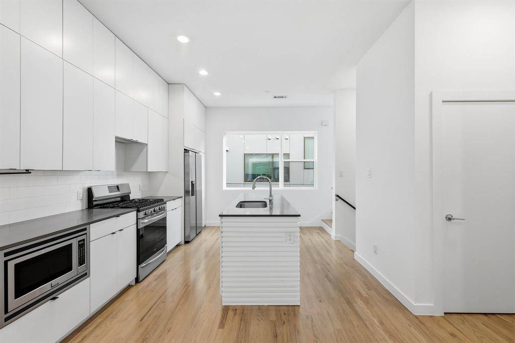 427 W 10TH Street #502, Dallas, TX 75208