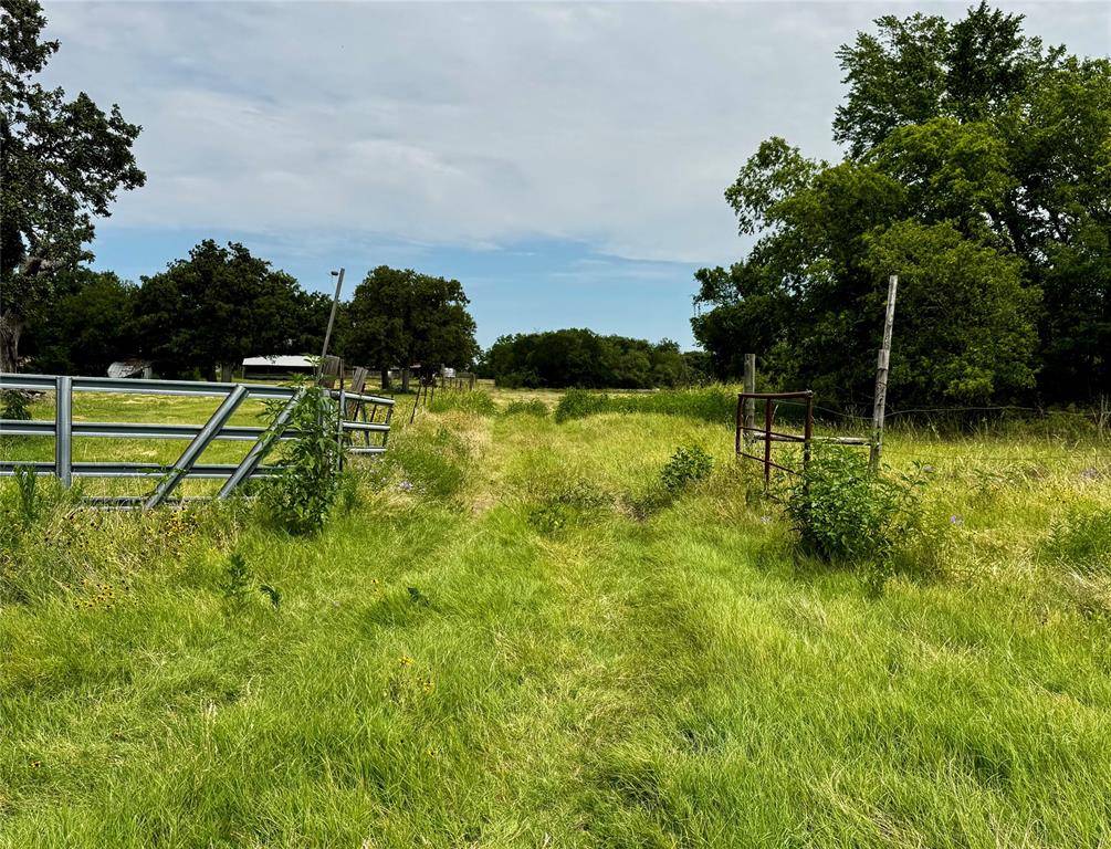 1438 Hurst Road, Axtell, TX 76624