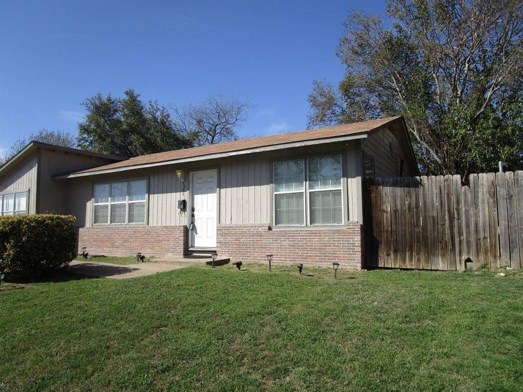 5204 Curzon Avenue, Fort Worth, TX 76107