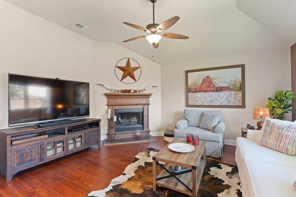 8436 Hawks Nest Drive, Fort Worth, TX 76131
