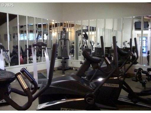 2064 W 17TH AVE, Eugene, OR 97402