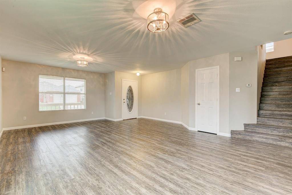 9729 Manassas Road, Fort Worth, TX 76177