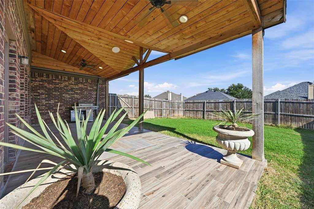2020 Glen Hollow Drive, Lancaster, TX 75134