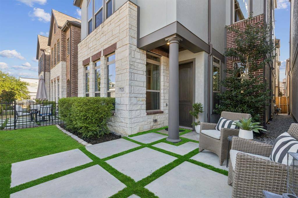 7121 Laurel Ridge, Dallas, TX 75231