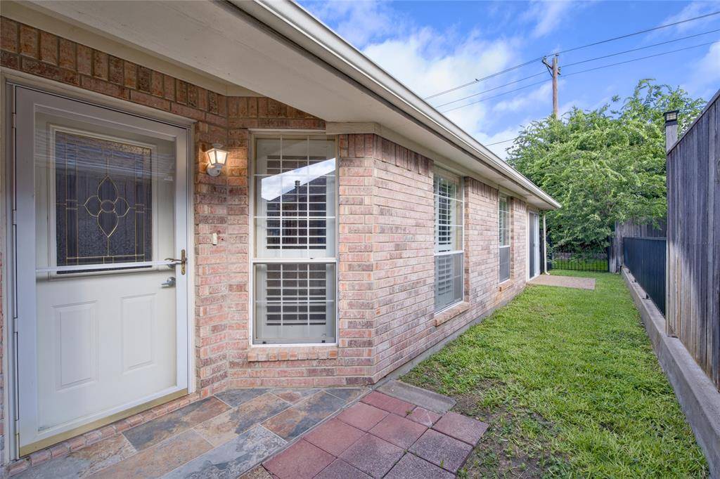 1208 Henard Lane, Granbury, TX 76048