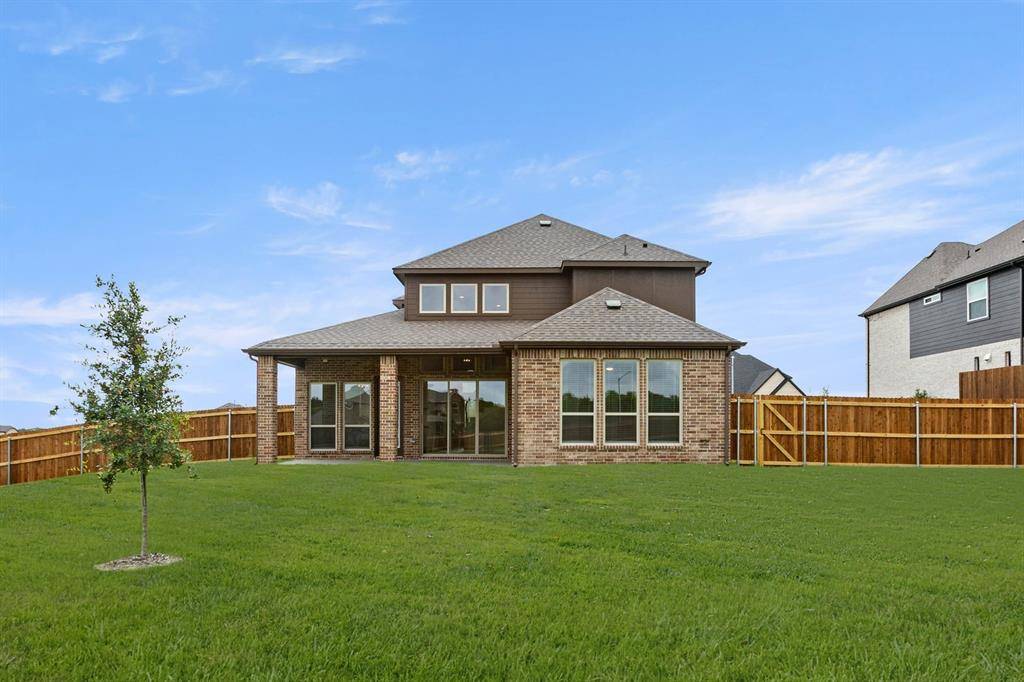 513 Pond Springs Drive, Desoto, TX 75115