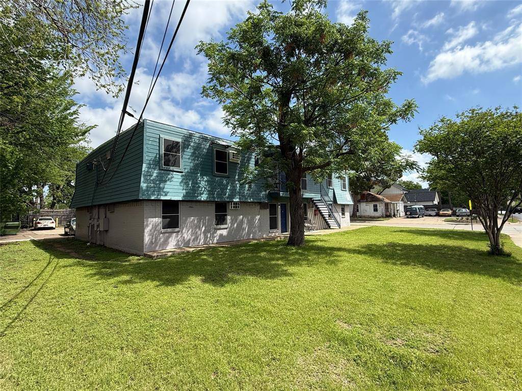 111 E Rogers Street, Arlington, TX 76011