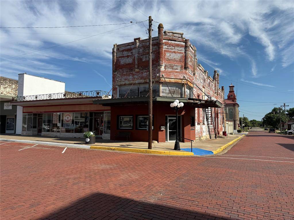 104 E Main Street, Honey Grove, TX 75446
