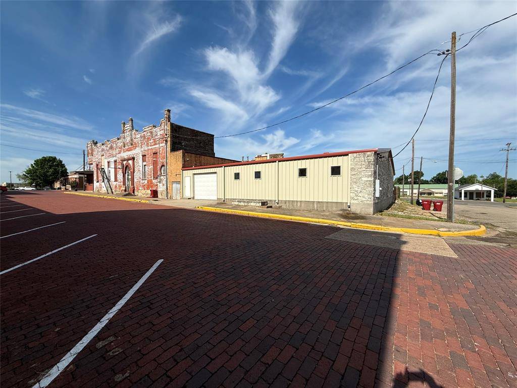 104 E Main Street, Honey Grove, TX 75446