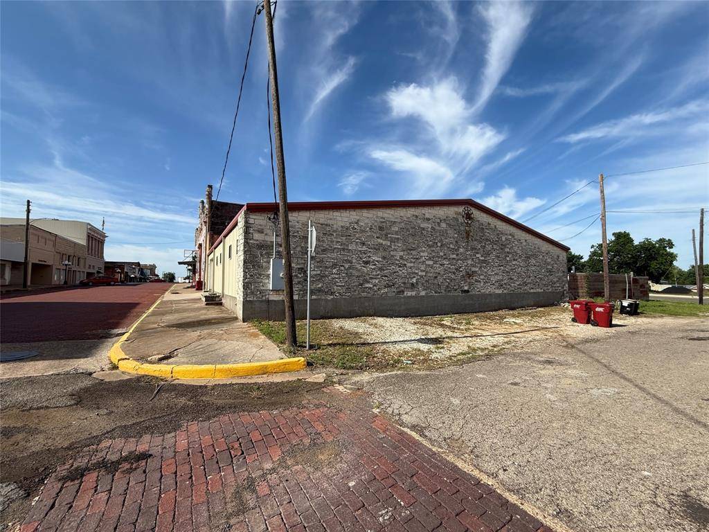104 E Main Street, Honey Grove, TX 75446
