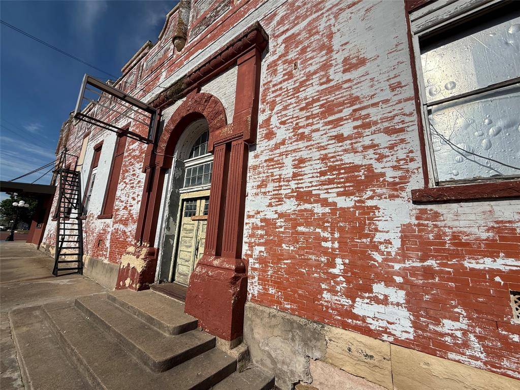 104 E Main Street, Honey Grove, TX 75446