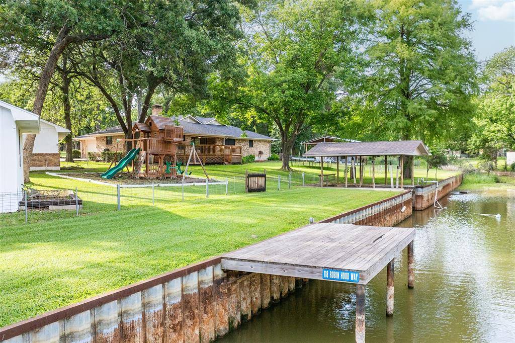 118 Robin Hood Way, Gun Barrel City, TX 75156