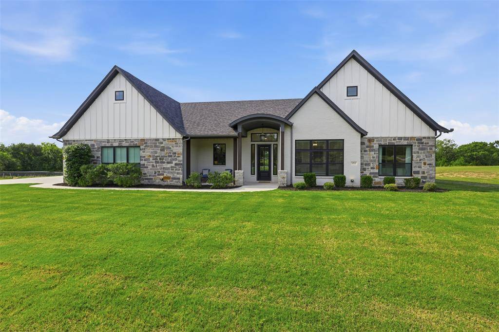 434 Younger Ranch Road, Azle, TX 76020