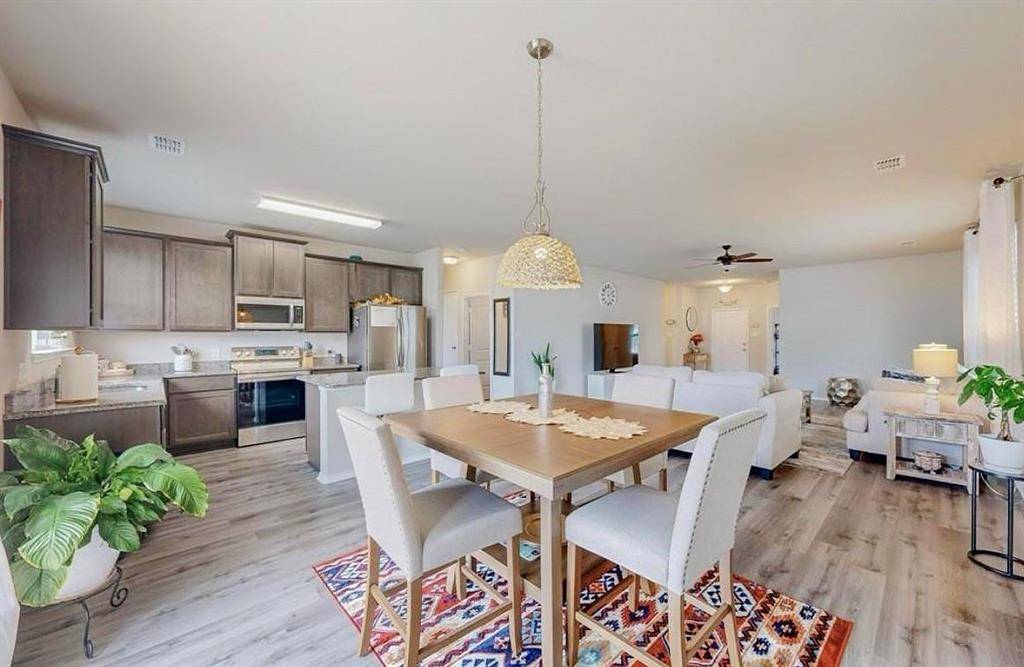 1637 Hinckley Avenue, Providence Village, TX 76227