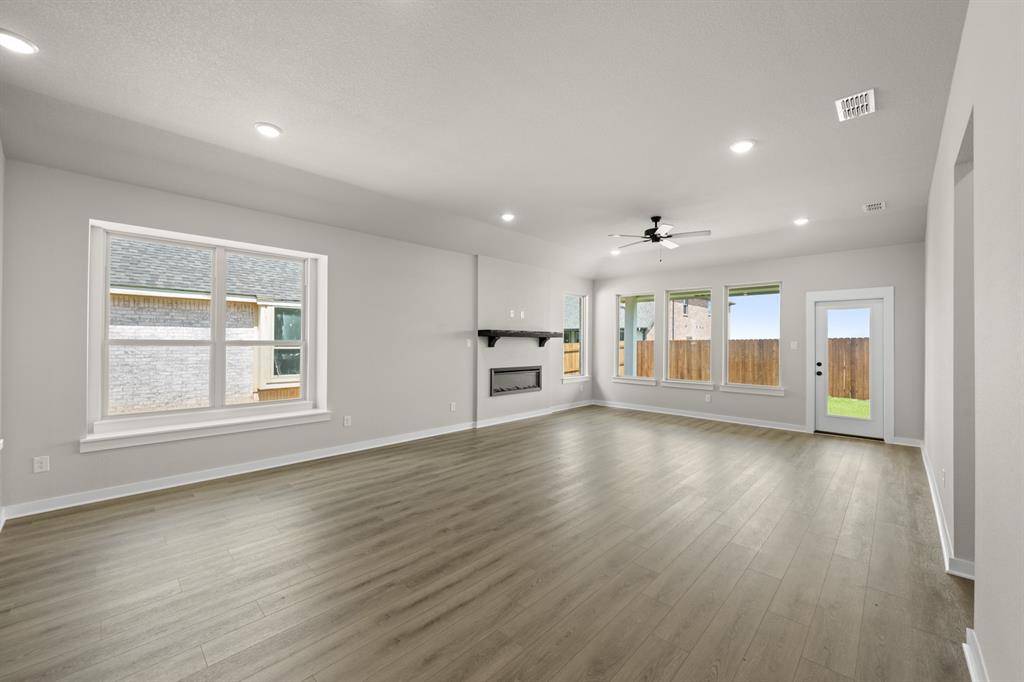 1114 Rothland Court, Red Oak, TX 75154