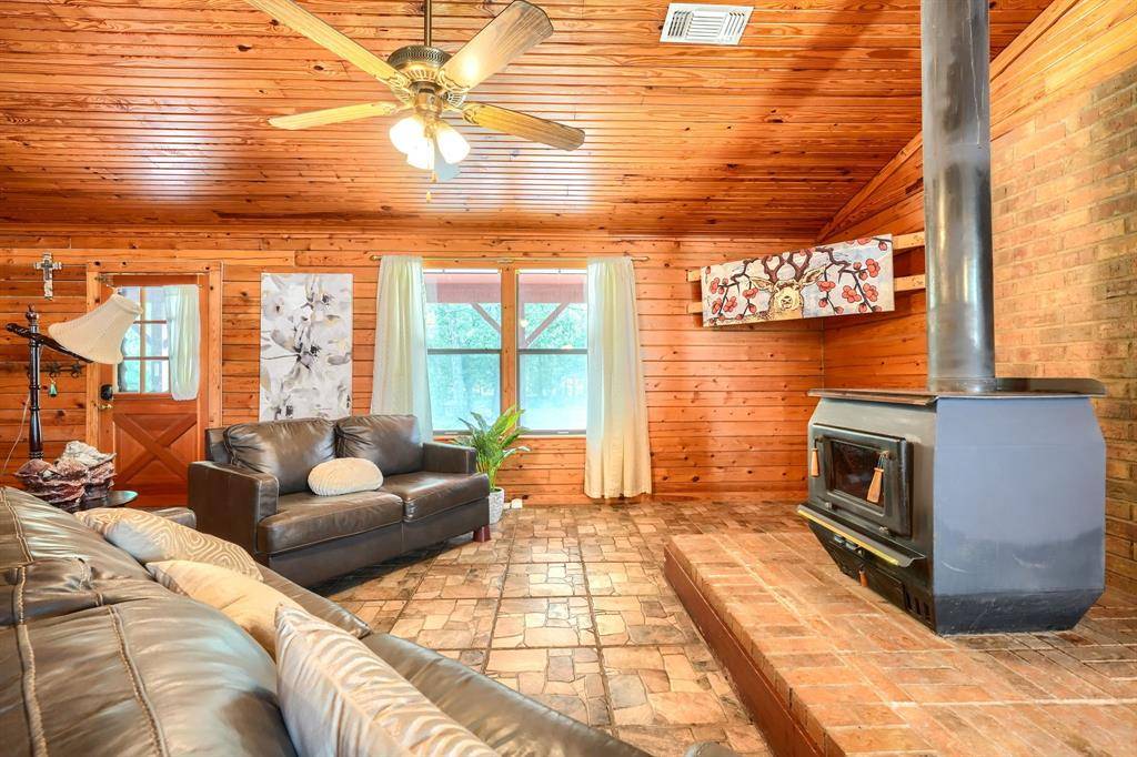 625 County Road 4735, Cumby, TX 75433