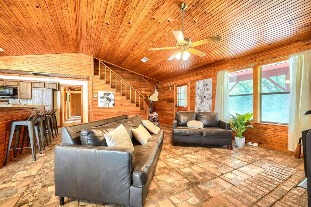 625 County Road 4735, Cumby, TX 75433