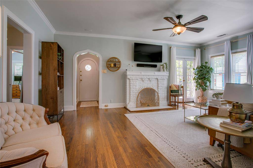 919 Salmon Drive, Dallas, TX 75208