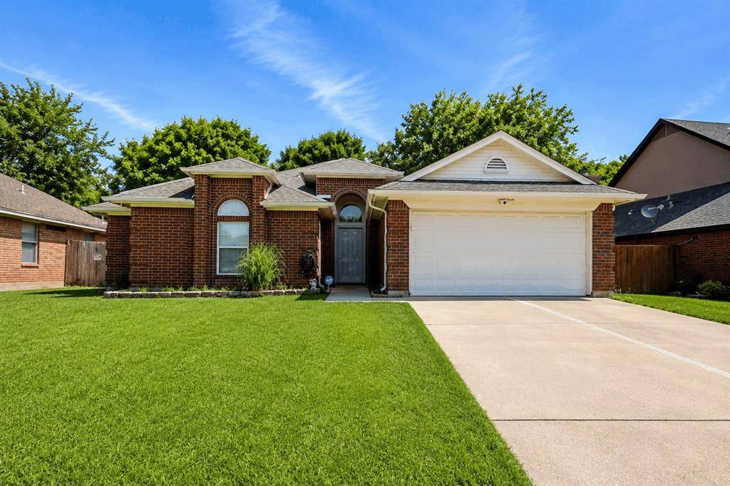 923 Fiero Drive, Arlington, TX 76001