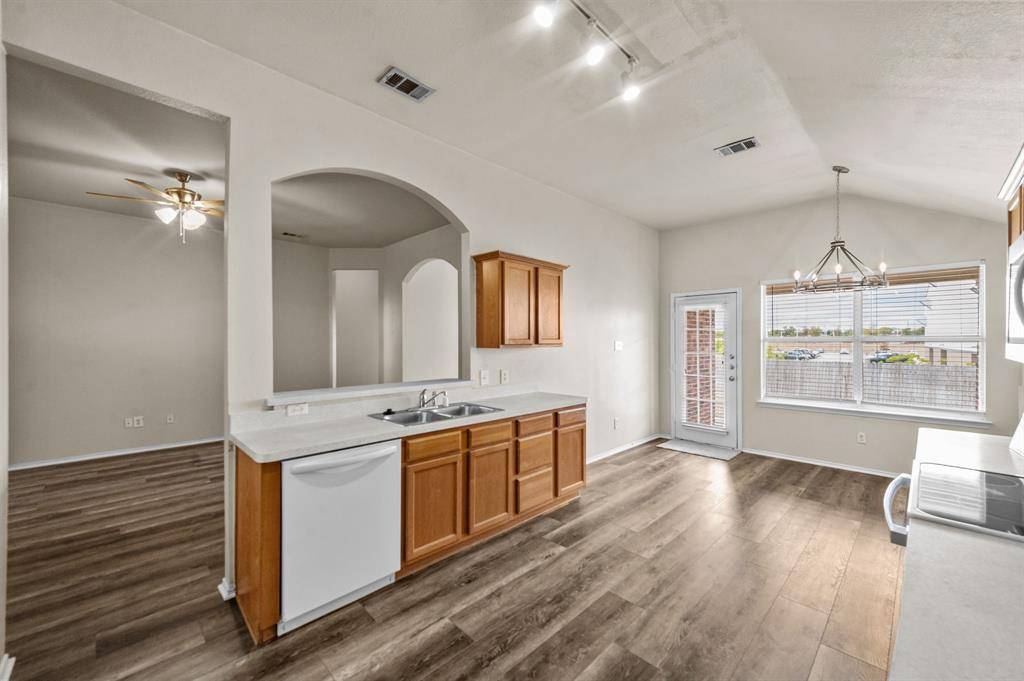 2032 Sunny Side Drive, Little Elm, TX 75068