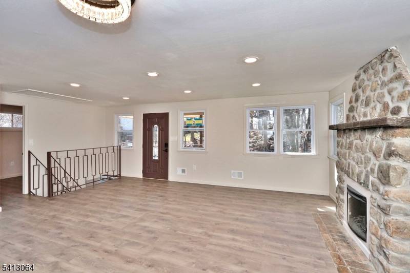 75 Nolans Point Rd, Jefferson Twp., NJ 07849