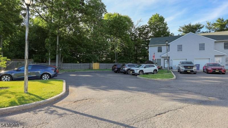 2 Park Ter, North Brunswick Twp., NJ 08902