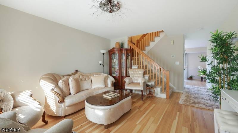 2 Park Ter, North Brunswick Twp., NJ 08902