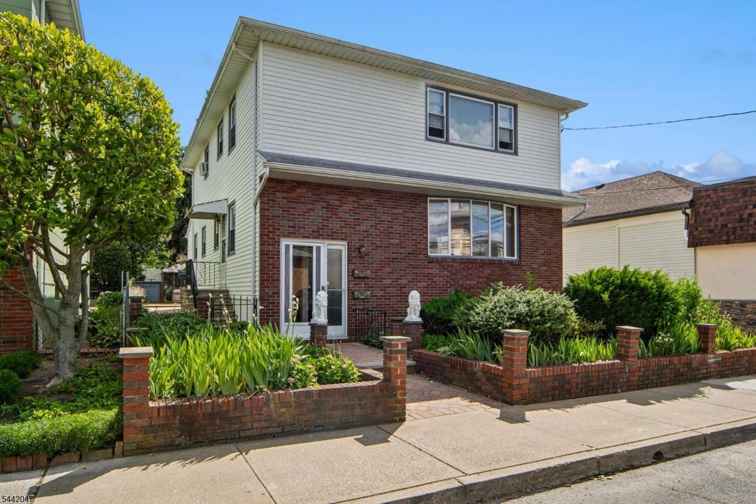 27 Crystal St, North Arlington Boro, NJ 07031