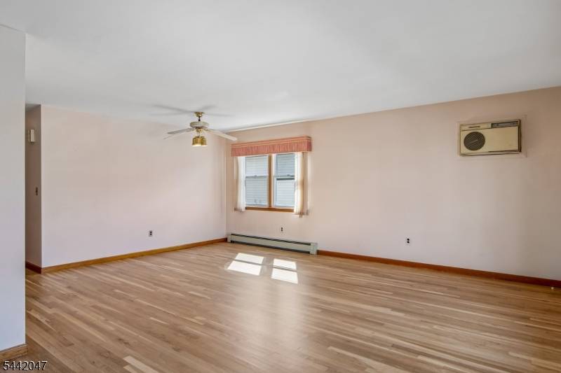 27 Crystal St, North Arlington Boro, NJ 07031
