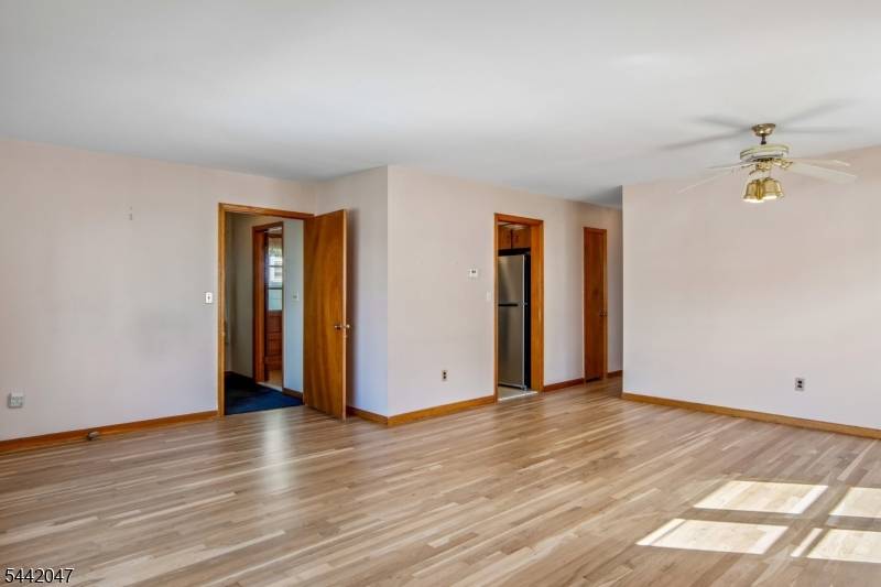 27 Crystal St, North Arlington Boro, NJ 07031