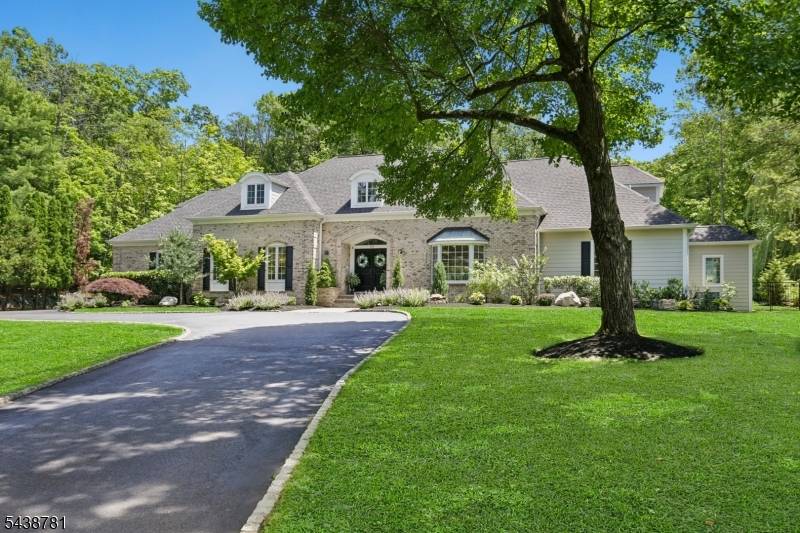 60 Nottingham Dr, Watchung Boro, NJ 07069