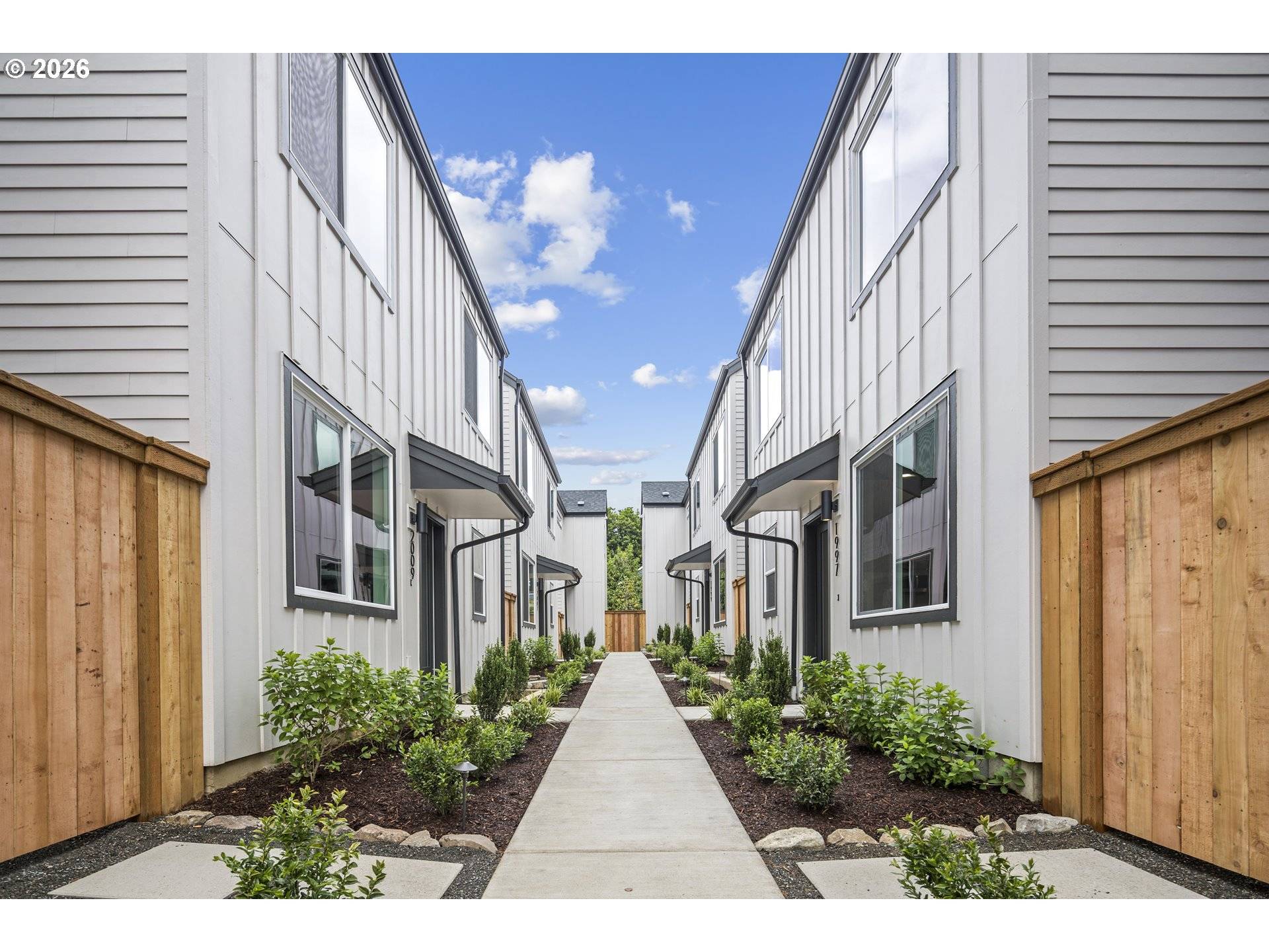 2011 SW MOSS ST, Portland, OR 97219
