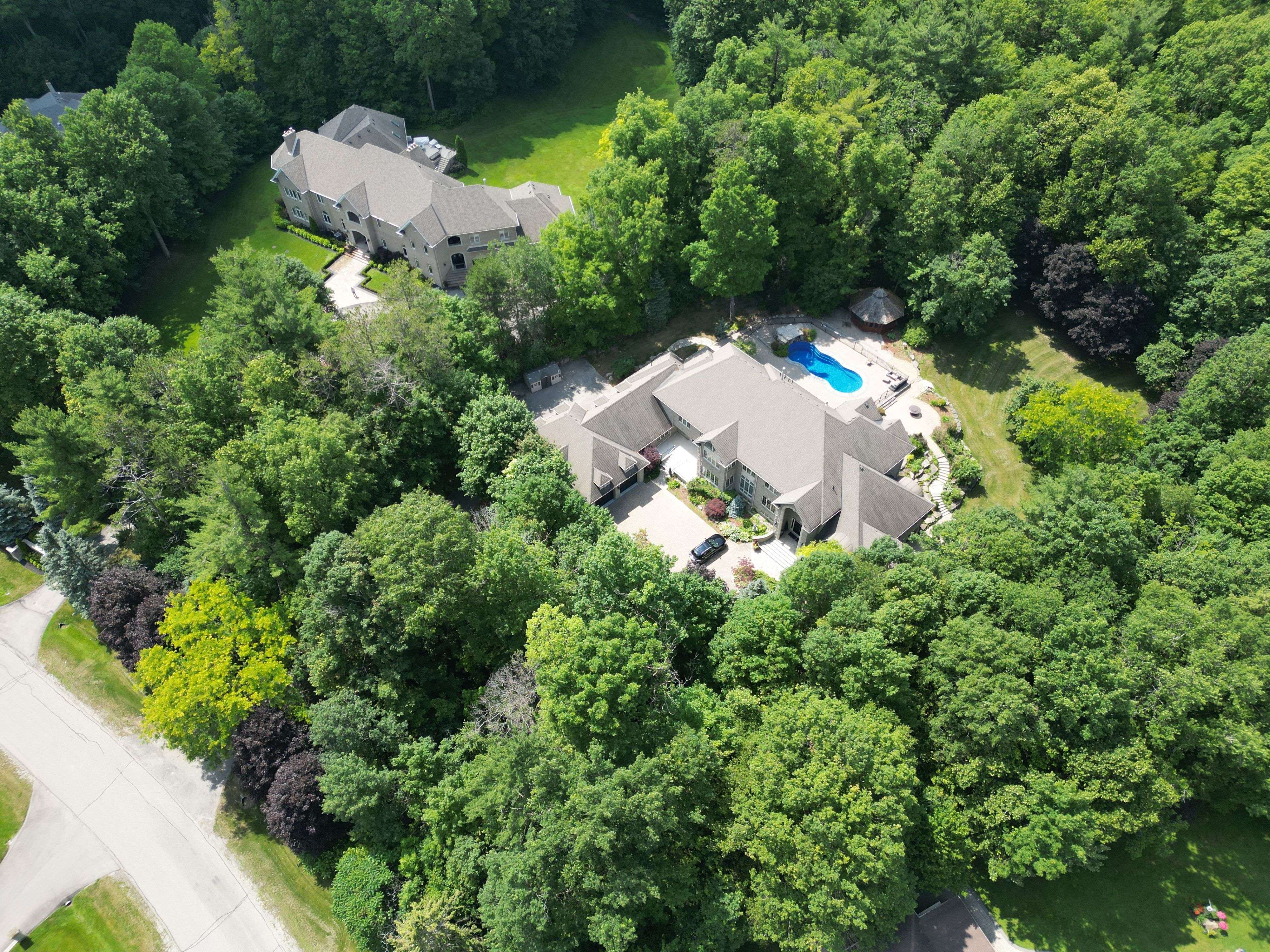 65 Offord CRES, Aurora, ON L4G 3G8