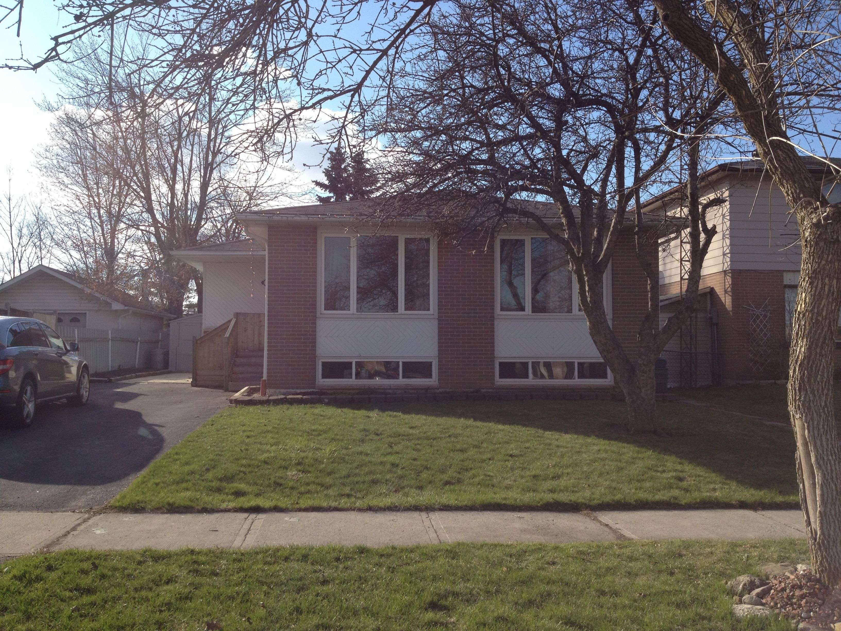 30 Reigate AVE, Brampton, ON L6V 2E3