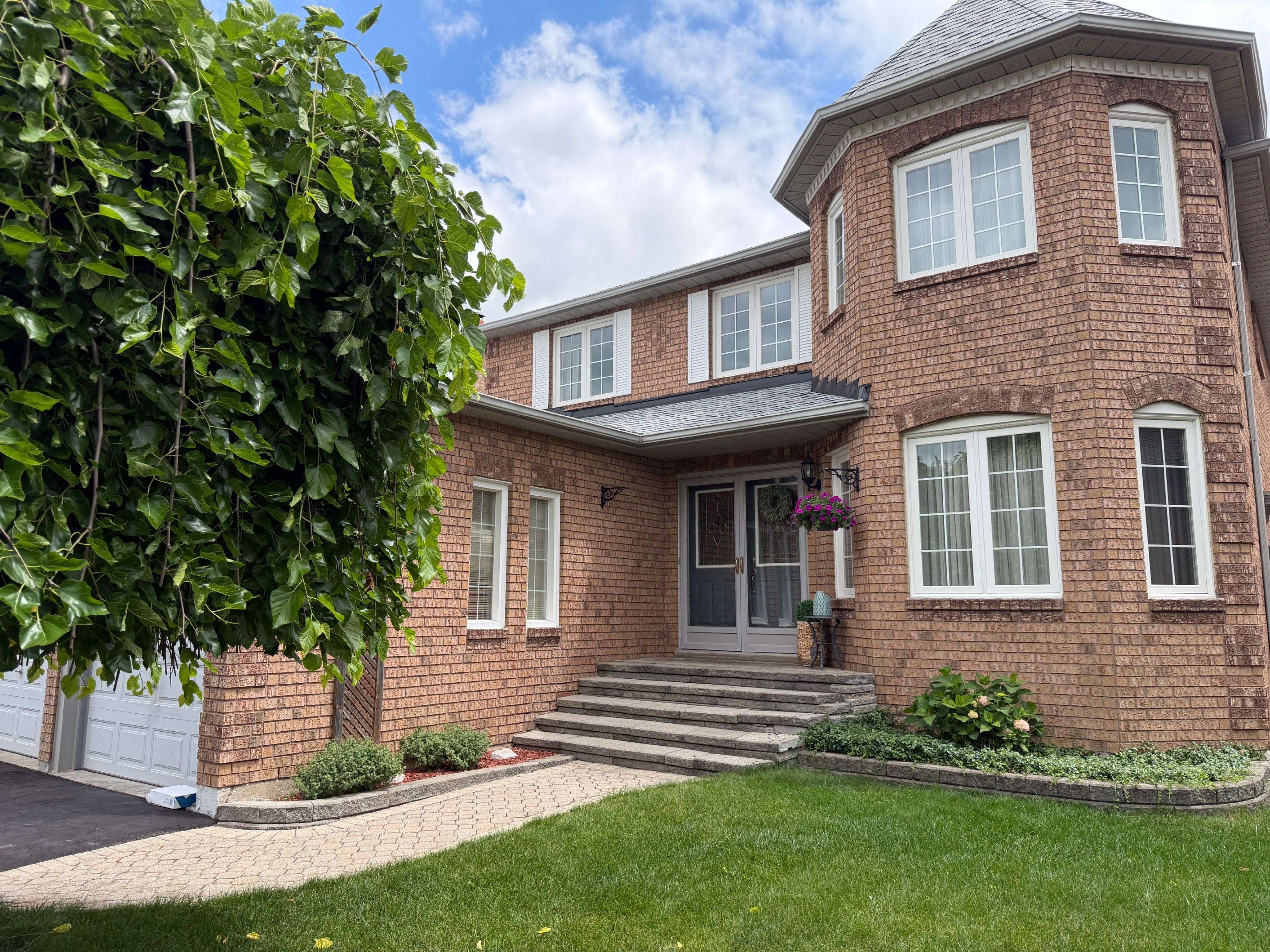 17 Eaton ST, Halton Hills, ON L7G 5L4