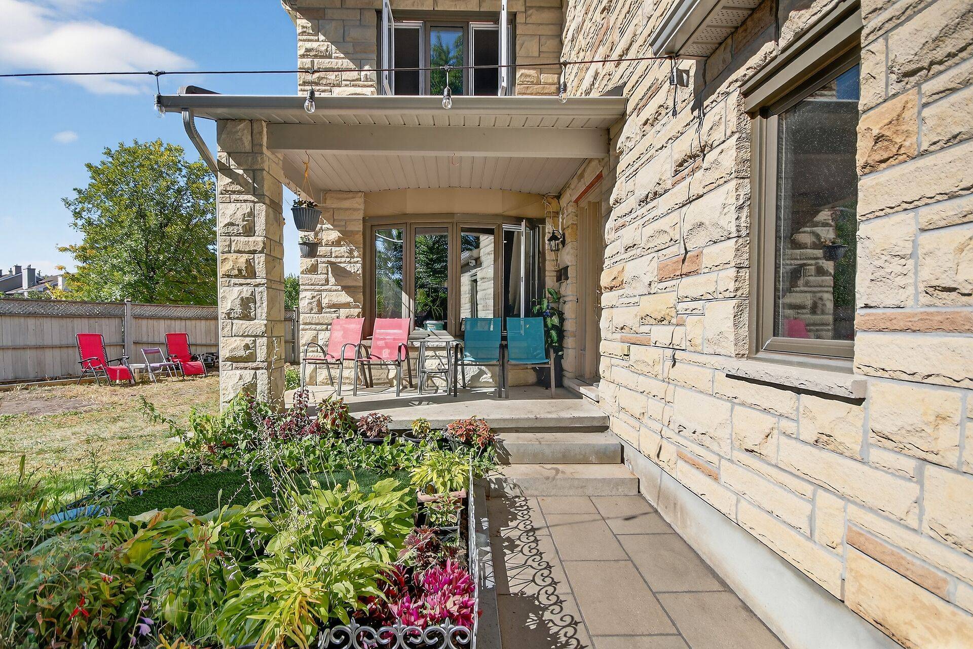 5 Southland CRES, Hunt Club - South Keys And Area, ON K1G 5E5