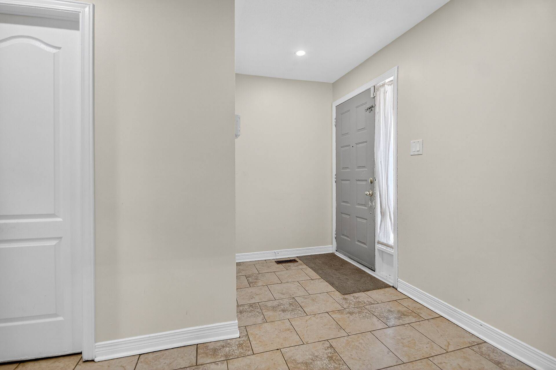 5 Southland CRES, Hunt Club - South Keys And Area, ON K1G 5E5