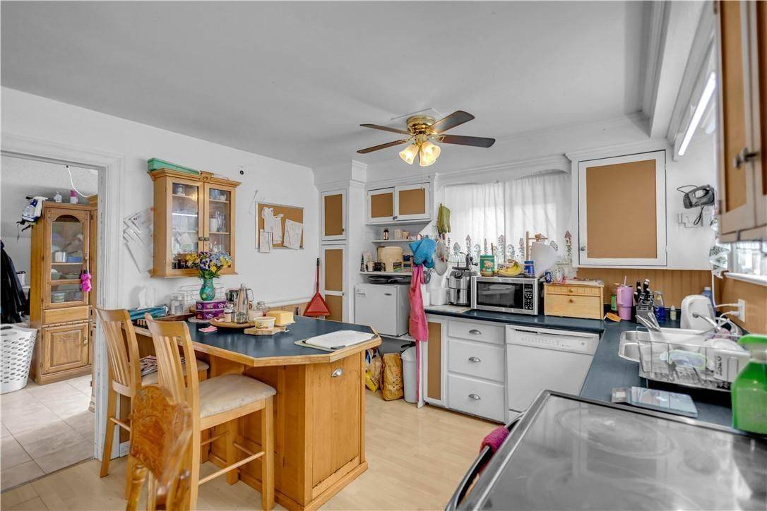 35 James AVE, Brantford, ON N3S 6Y2