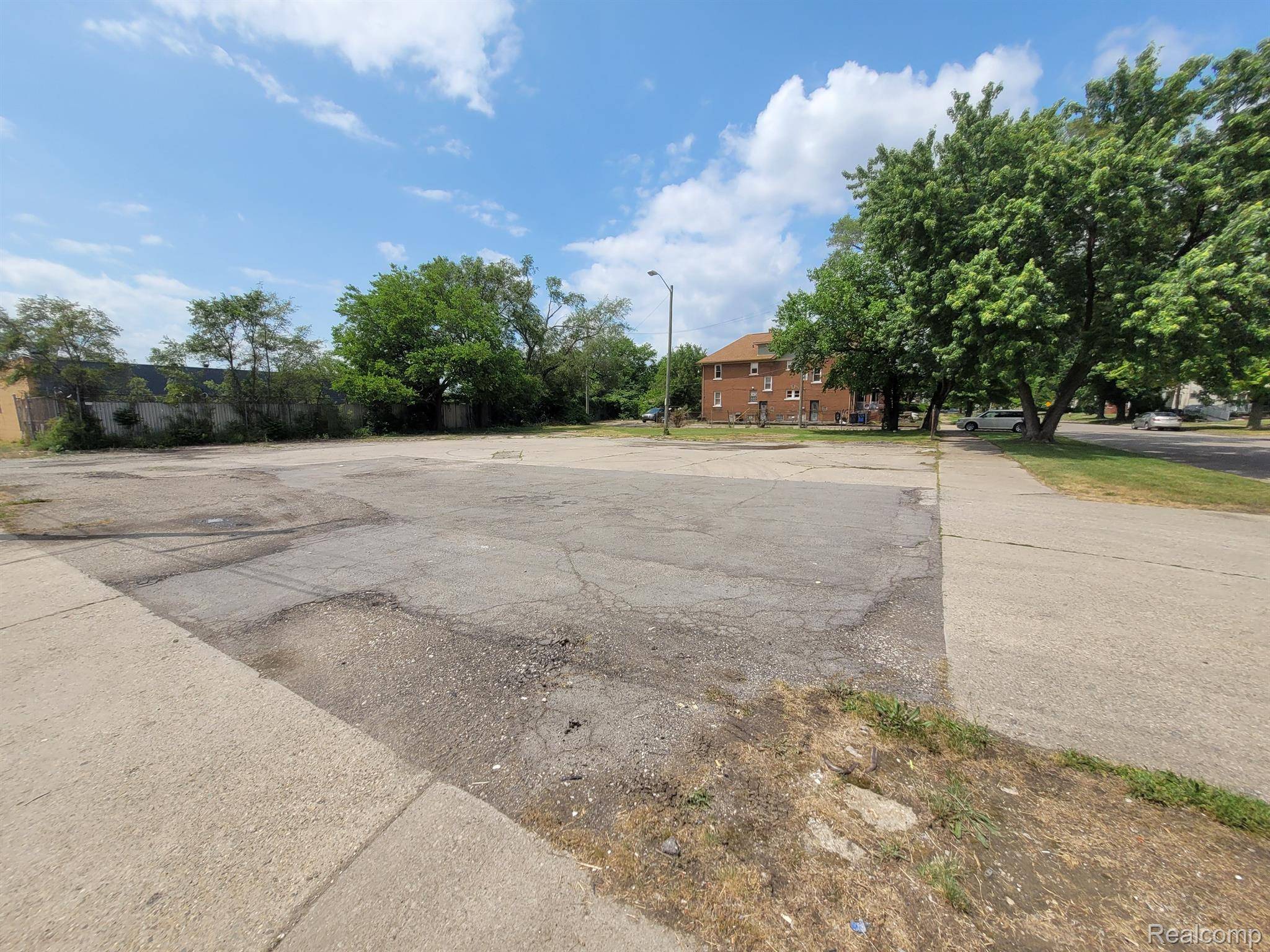 8544 W CHICAGO, Detroit, MI 48204