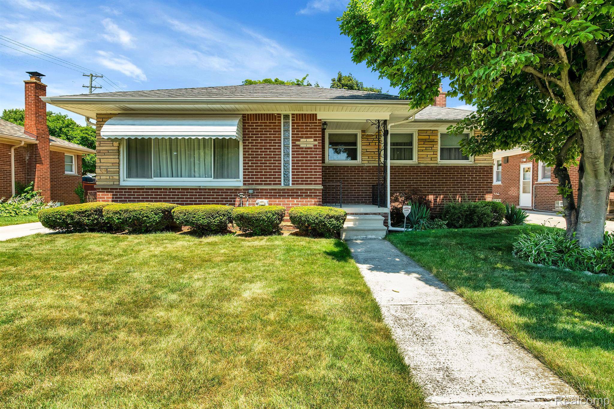 18015 EMPIRE AVE, Eastpointe, MI 48021
