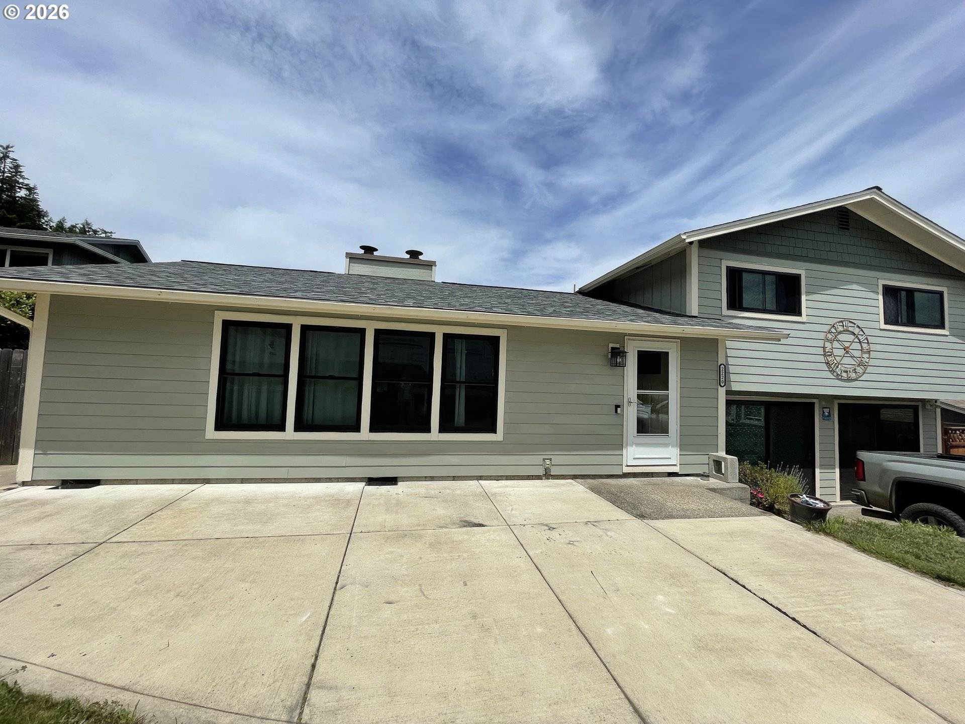 2220 MAINE CT, North Bend, OR 97459