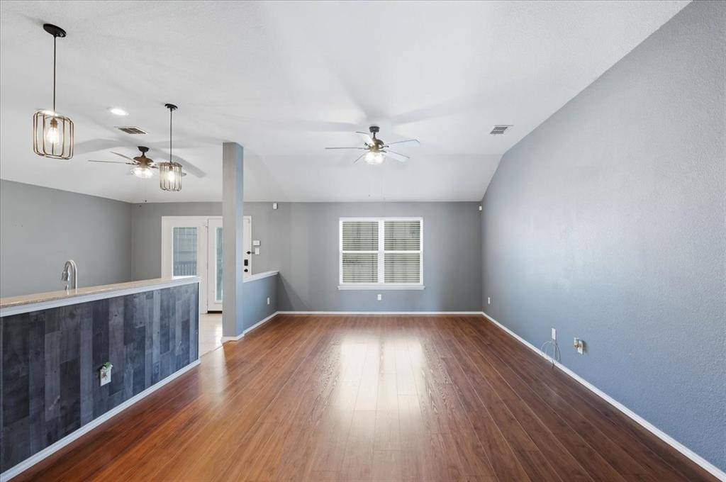 10356 Bradshaw Drive, Fort Worth, TX 76108