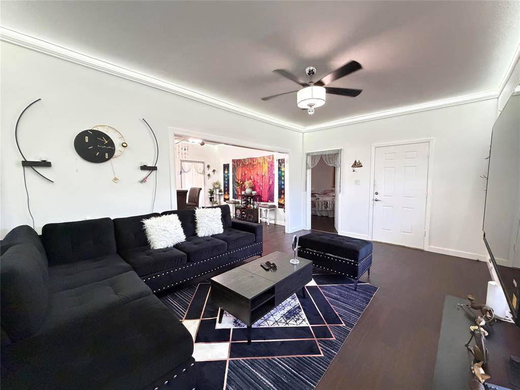 801 W Walker Street, Denison, TX 75020