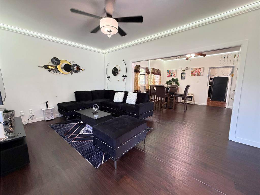 801 W Walker Street, Denison, TX 75020