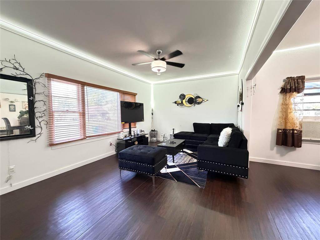 801 W Walker Street, Denison, TX 75020