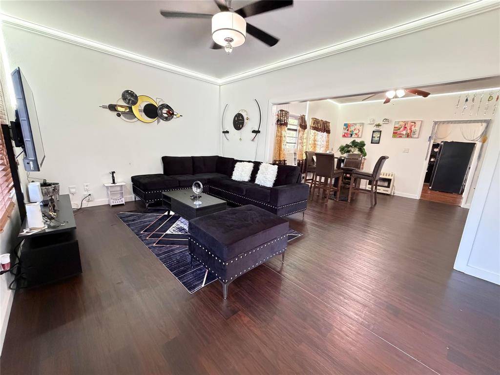 801 W Walker Street, Denison, TX 75020