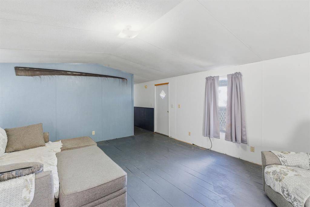 144 Oak Meadows Drive, Springtown, TX 76082